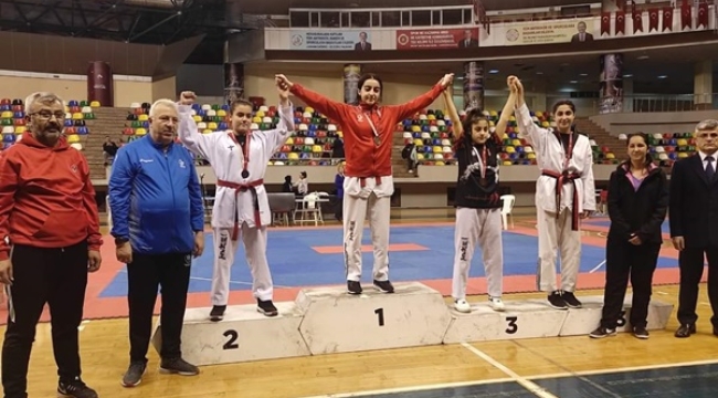 Silivri Taekwondo Kulübü'nden 3 derece birden 