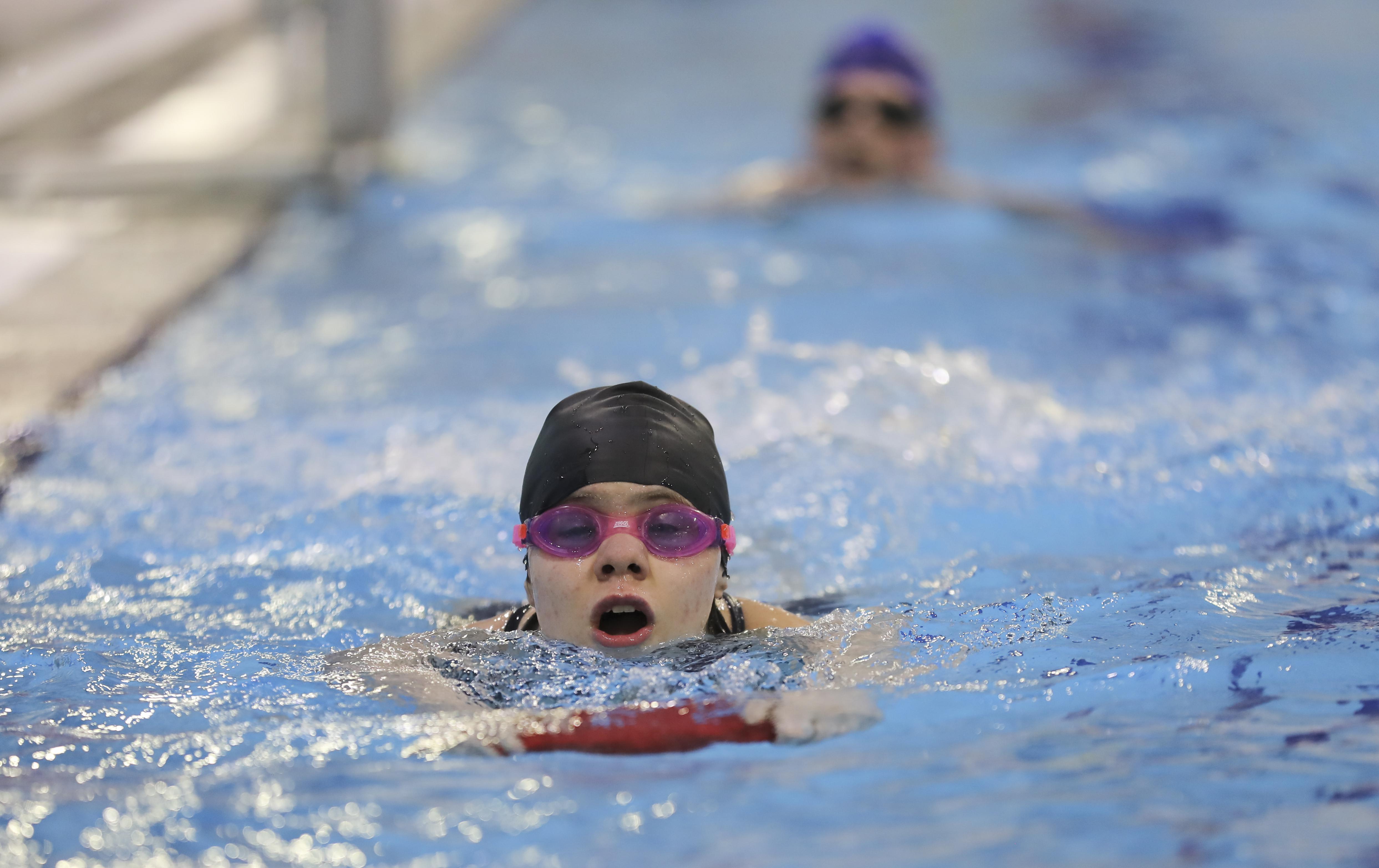 Ukraynalı Sporcular İBB Havuzunda Antrenman Yapıyor
