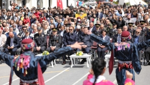 19 Mayıs Resmi Törenle Kutlandı