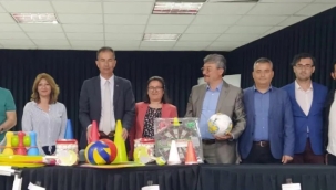 Bakanlıktan, Silivri'deki Okullara Spor Malzemesi Desteği