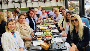 CHP'li Kadınlar, Gazi İlkokulunun Kahvaltı Programına Katıldı