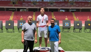 Silivri'nin okçusu Ata Efe Bıyıklı, Mersin'de 2'nci oldu