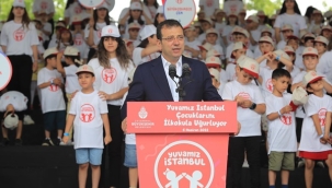 Başkan İmamoğlu, 'Özgürlük' Şarkısını 742 'Yuvamız İstanbul' Mezunuyla Birlikte Söyledi