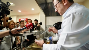 İlk Tabldotları Dağıtan İmamoğlu: Temel Çözüm İyi Bir Ekonomi Yönetimiyle Mümkün