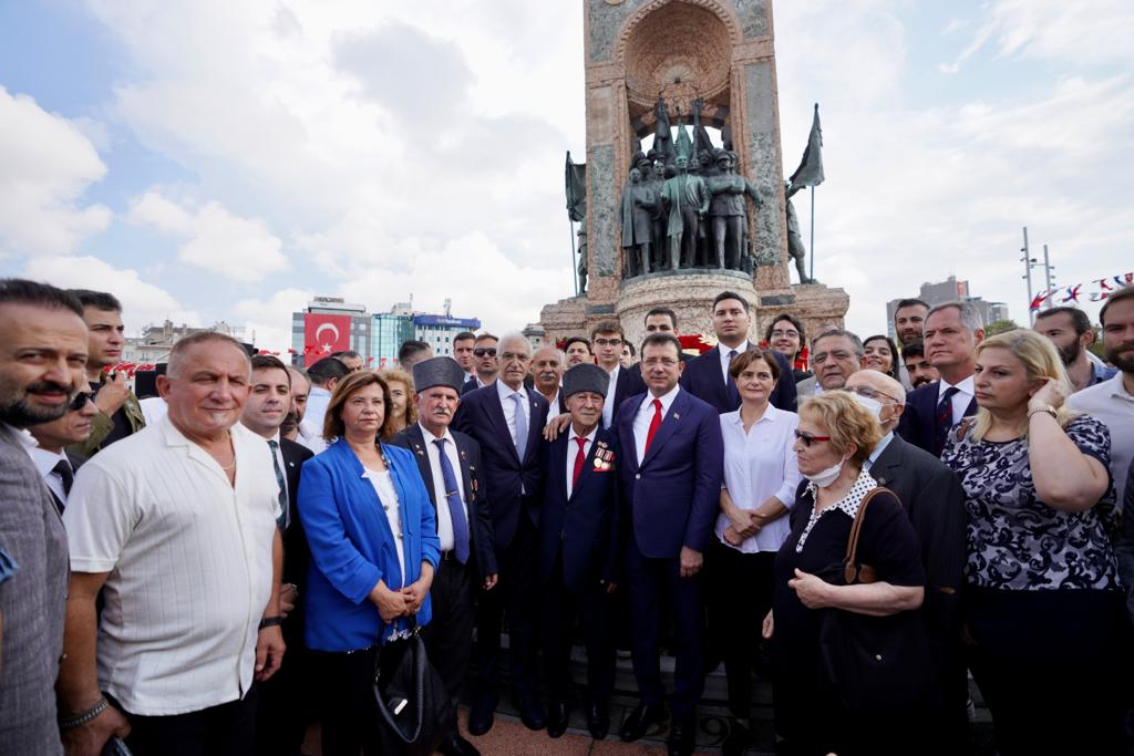 İmamoğlu: "Yeni Bir Yüzyılın Tariflenmesi İçin Milletçe Yeni Zaferler Kazanmalıyız"