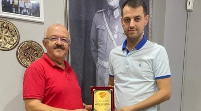 Alibeyspor'dan Çolakoğlu'na teşekkür plaketi