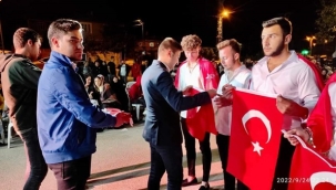 Esen, Danamandıralı gençlerin asker kınasına katıldı