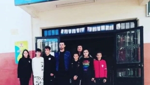 Ortaköy Sezin Öztaş Ortaokulu'dan 6 öğrenci devlet bursu kazandı