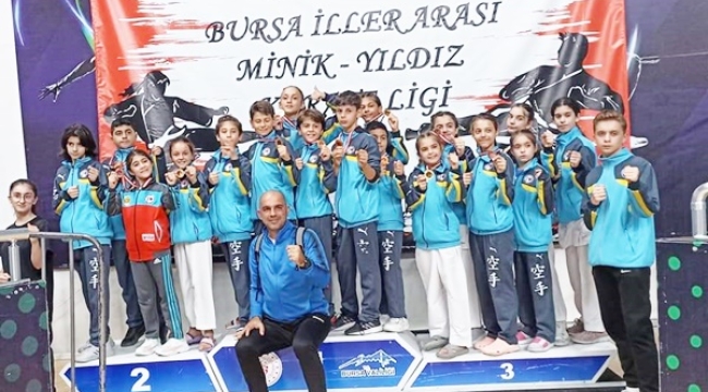 Silivri Karate Kulübü Bursa'da Esti Gürledi