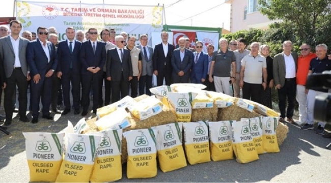 Tarım Bakanlığınca Silivri'deki çiftçilere kanola tohumu dağıtıldı