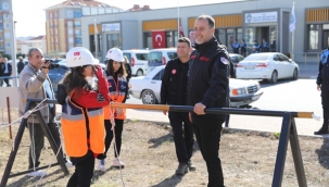 Gönüllü İstanbul Rumeli Üniversitesi Öğrencileri Deprem Tatbikatı Yaptı