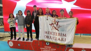 Mektebim Silivri Yüzme Takımı Edirne'nin Kurtuluşu Yüzme Şampiyonasına Damga Vurdu