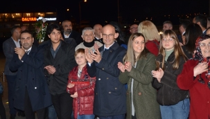 Gökhan Ceylan Ve Ekibi Kongre Sonrası Atatürk'ün Manevi Huzuruna Çıktı