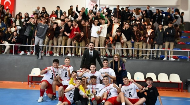 TÜRAM Lisesi Okullar Arası Futsal Turnuvasında Birinci Oldu