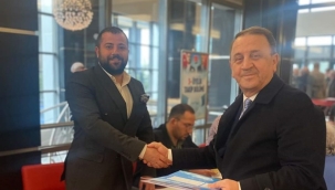 Özcan Işıklar CHP'den milletvekili aday adayı oldu