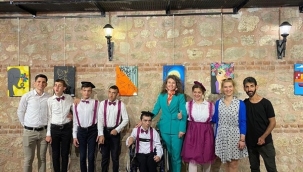 Esen İbak öğrencilerinin sergisine ODAK Okullarından yoğun ilgi