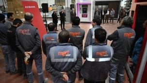 Balcıoğlu, Mert Reklam Fabrikasında İşçilerle Buluştu