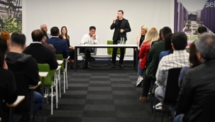 Bora Balcıoğlu, Seluz Esans ve Aroma İşçileriyle Buluştu