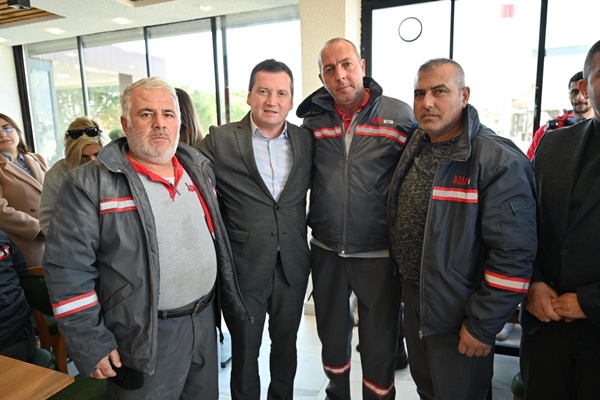 Bora Balcıoğlu ve Ekibi, ADM Beton ve Demir Fabrikası İşçileriyle Öğle Yemeğinde Buluştu