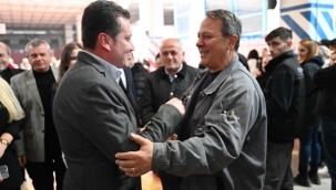 Bora Balcıoğlu ve Ekibi, Rösler Kromaş Fabrikasında İşçilerle Öğle Yemeğinde Buluştu