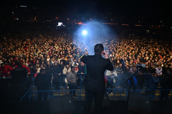 Balcıoğlu ve Gençler Buray Konserinde Buluştu
