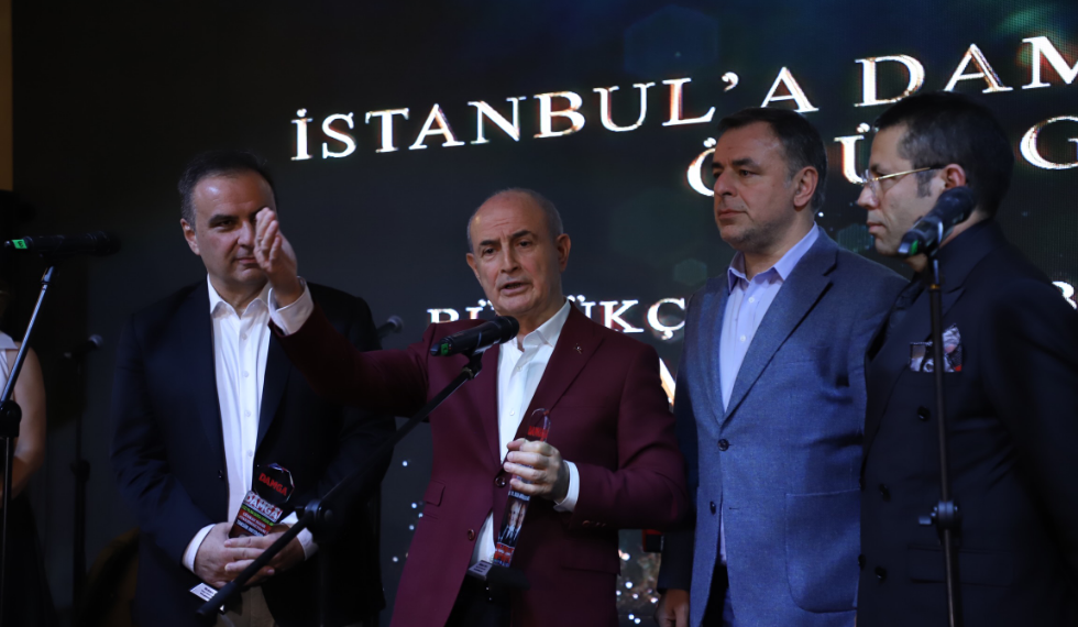 Başkan Akgün'ün kentsel dönüşüm başarısı ödülle taçlandı