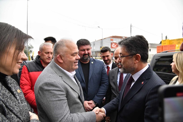 Başkan Mesut Üner Çatalca'da Yine Bakan Karşıladı