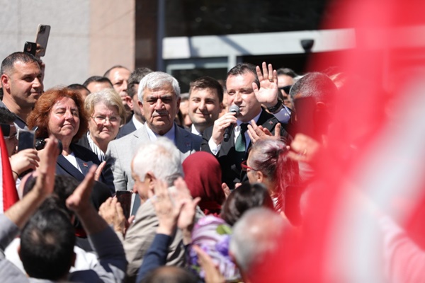Başkan Balcıoğlu Belediye Binasından Silivrililere Hitap Etti