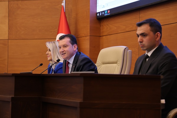 Başkan Balcıoğlu, Yeni Dönemin İlk Meclis Oturumunu Yönetti