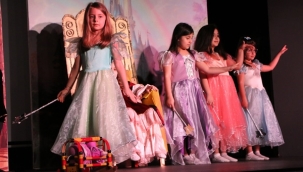 Odak Koleji Öğrencilerinin Tiyatro Gösterileri Büyük Beğeni Topladı