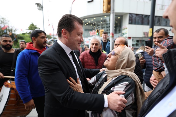 Silivri Belediye Başkanı Bora Balcıoğlu, Alibey Mahallesi'ndeki Esnafları Ziyaret Etti