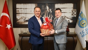 Başkan Balcıoğlu, Beylikdüzü Belediye Başkanı Mehmet Murat Çalık'ı Makamında Ağırladı