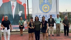 Silivri Belediyesi'nin Düzenlediği 30 Ağustos Zafer Kupası Tenis Turnuvası Tamamlandı