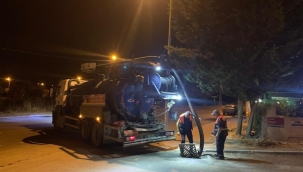 Silivri'de Yağmur Suyu Hatlarında Temizlik Çalışmaları Gerçekleştiriliyor