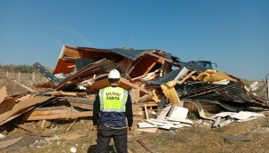 Silivri Belediyesi Tarım Arazilerindeki Kaçak Yapıların Yıkımına Devam Ediyor