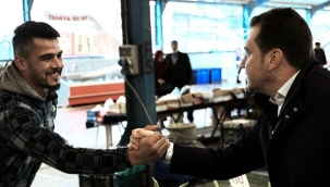 Başkan Balcıoğlu, Gümüşyaka Çarşamba Pazarında Esnafla Buluştu