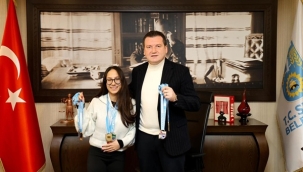 Başkan Balcıoğlu, Nil Şahin'i Makamında Ağırladı