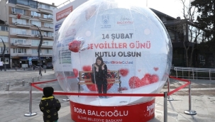 Silivri Sahili'ne "Sevgi Küresi" Yerleştirildi