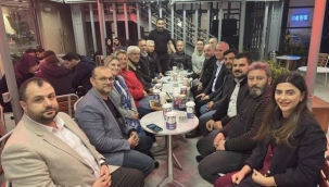 AK Parti Silivri Yönetiminden CHP'nin Boykot Çağrısı Yaptığı Espressolab'a Destek Ziyareti