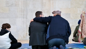 Başkan Balcıoğlu, Bayram Namazını Piri Mehmet Paşa Camii'nde Kıldı