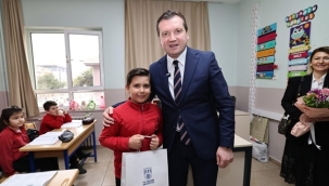 Başkan Balcıoğlu, Öğrencilerle Bayram Sevincini Paylaştı