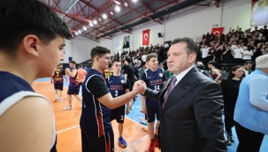 Başkan Balcıoğlu, Gençlerin Basketbol Turnuvası heyecanına ortak oldu