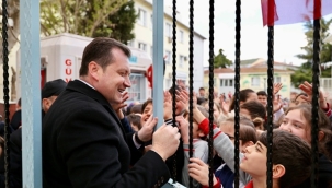 Başkan Bora Balcıoğlu, Piri Mehmet Paşa İlkokulu'nda Çocuklarla Buluştu