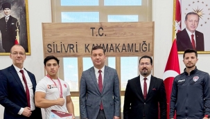 Çizgi Koleji Öğrencisi Öncel'den Bilek Güreşi Türkiye 2'nciliği