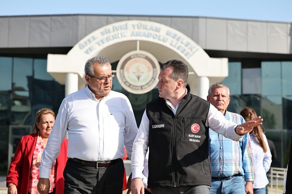 Başkan Balcıoğlu, İBB Kurmaylarına TÜRAM Mesleki ve Teknik Anadolu Lisesi'ni Gezdirdi