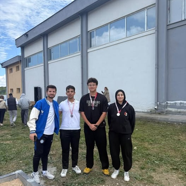 Çizgi Yazılım Anadolu Lisesi Bocce'de Zirveye Yaklaştı: İkincilik Gururu
