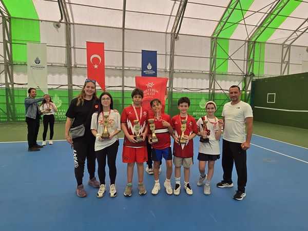Mektebim Koleji Öğrencilerinden Teniste İlçe Gururu!