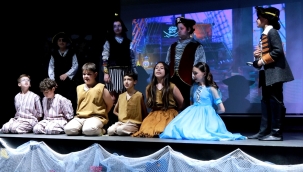 Odak Koleji Sahnesinde İngilizce Peter Pan Coşkusu!