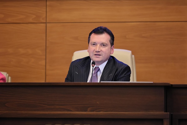 Silivri Belediye Meclisi'nde Bora Balcıoğlu'ndan Özgür Özel'e Yapılan Saldırıya Tepki