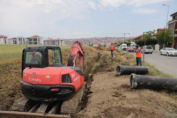 Silivri Belediyesi Yeni Mahalle'de yağmur suyu hattı yapım çalışmalarına başladı